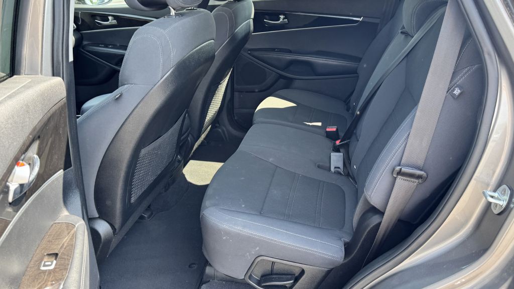 2016 Kia Sorento Image 22