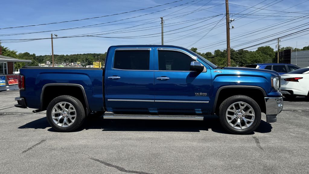 2018 GMC Sierra Image 2