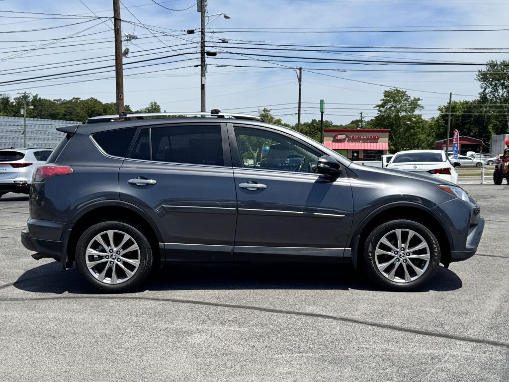 2017 Toyota Rav4 Image 2