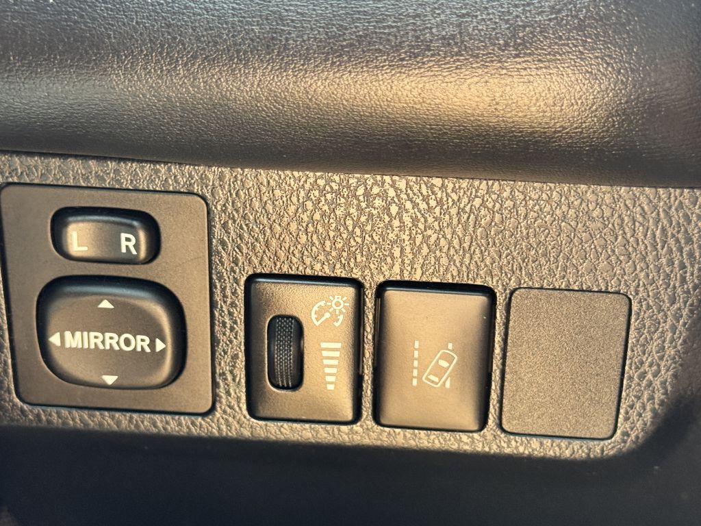 2017 Toyota Rav4 Image 17