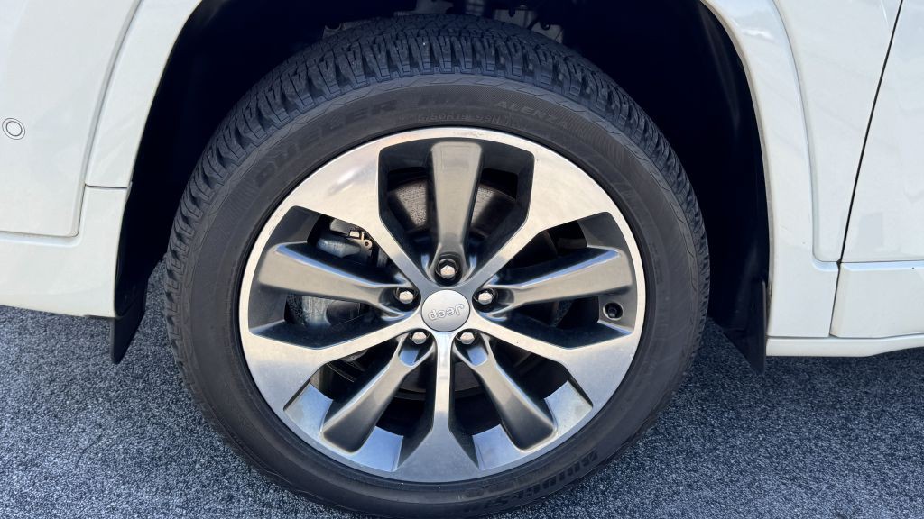 2019 Jeep Cherokee Image 10