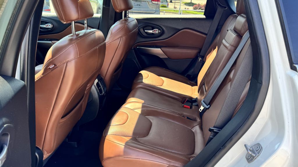 2019 Jeep Cherokee Image 14