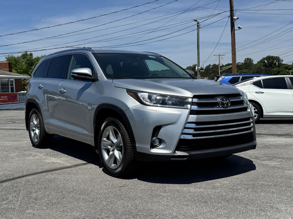 2019 Toyota Highlander Image 1