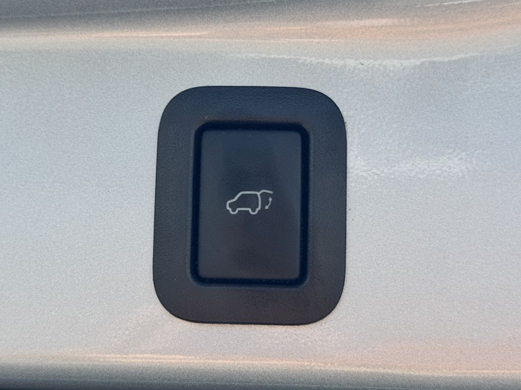 2019 Toyota Highlander Image 11