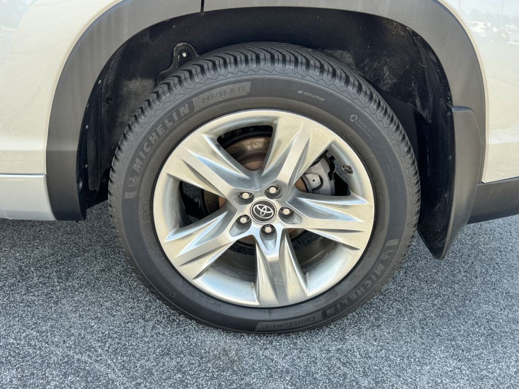 2019 Toyota Highlander Image 13