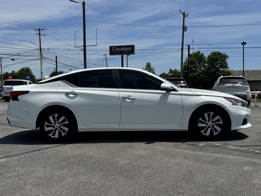 2020 Nissan Altima Image 2