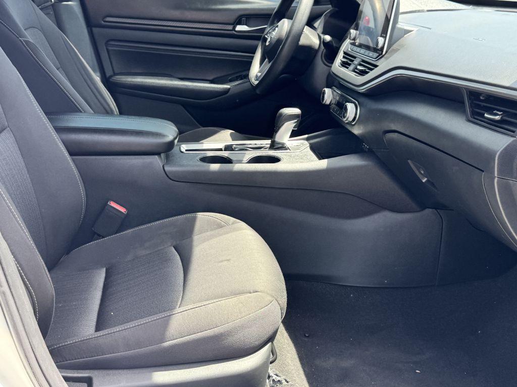 2020 Nissan Altima Image 9