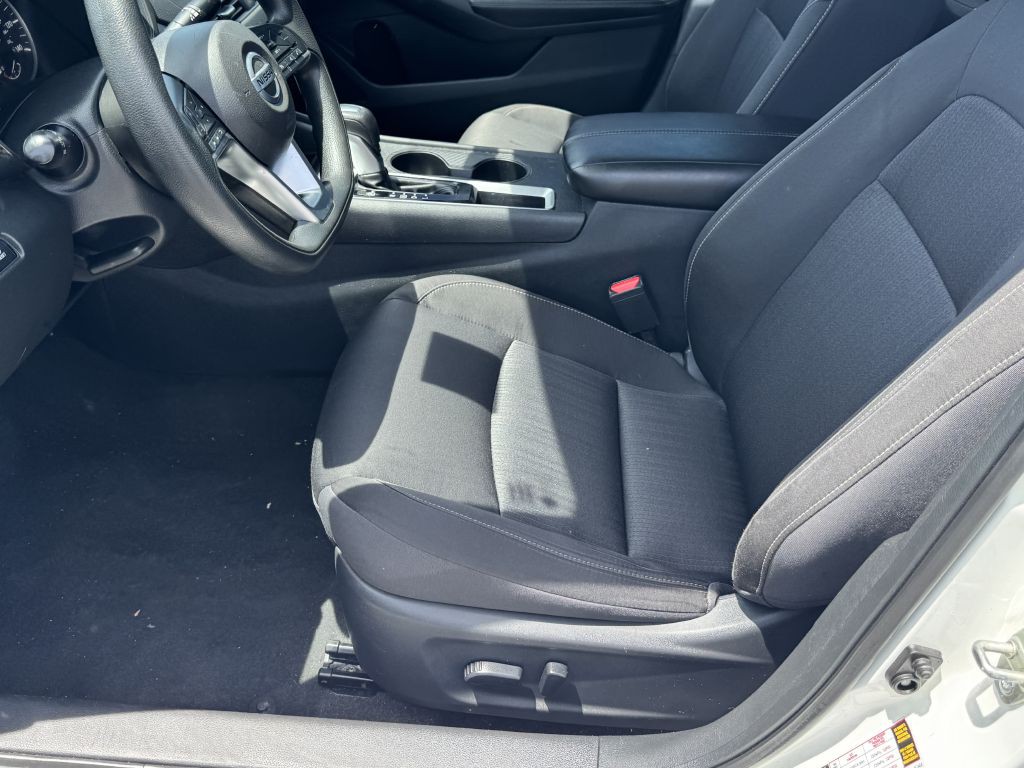 2020 Nissan Altima Image 11