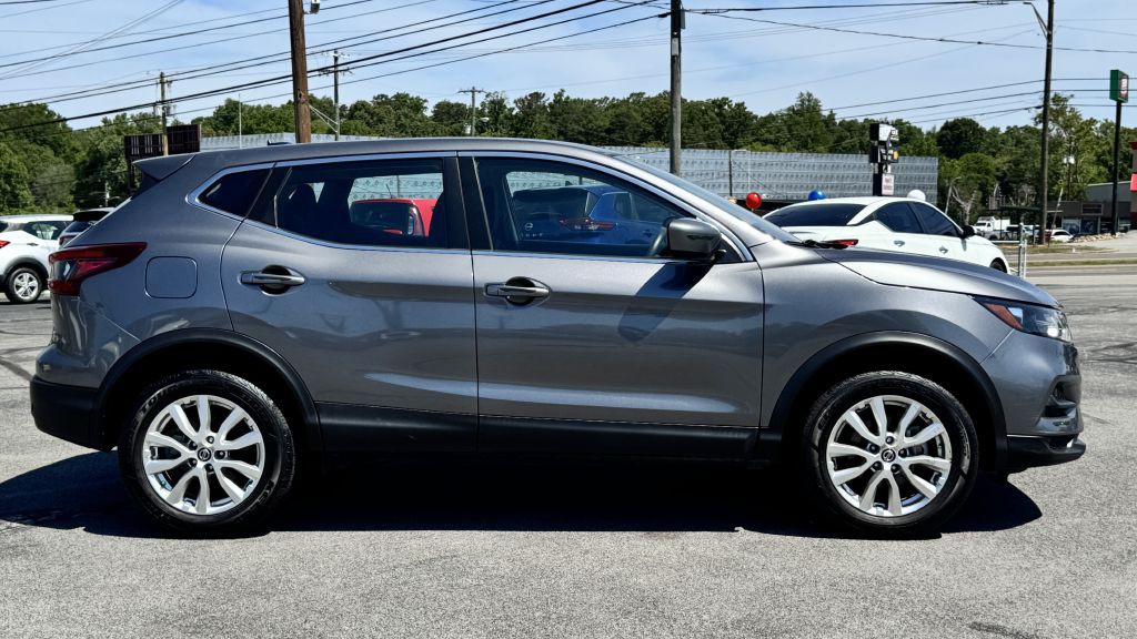 2022 Nissan Rogue Image 2