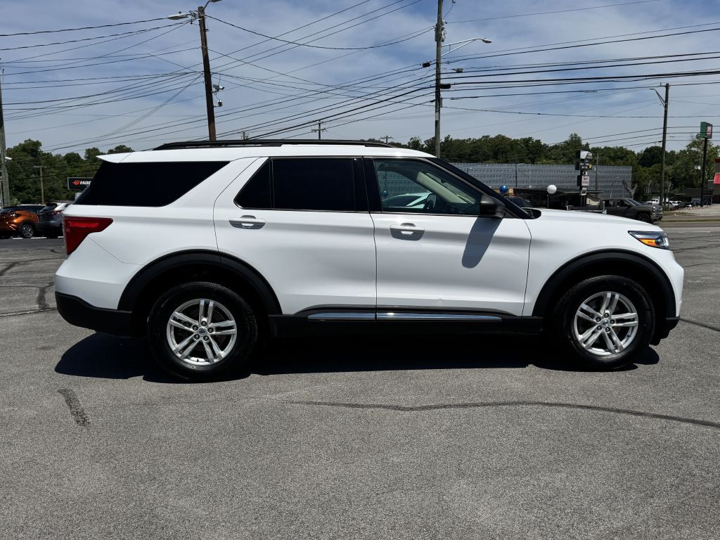 2023 Ford Explorer Image 2