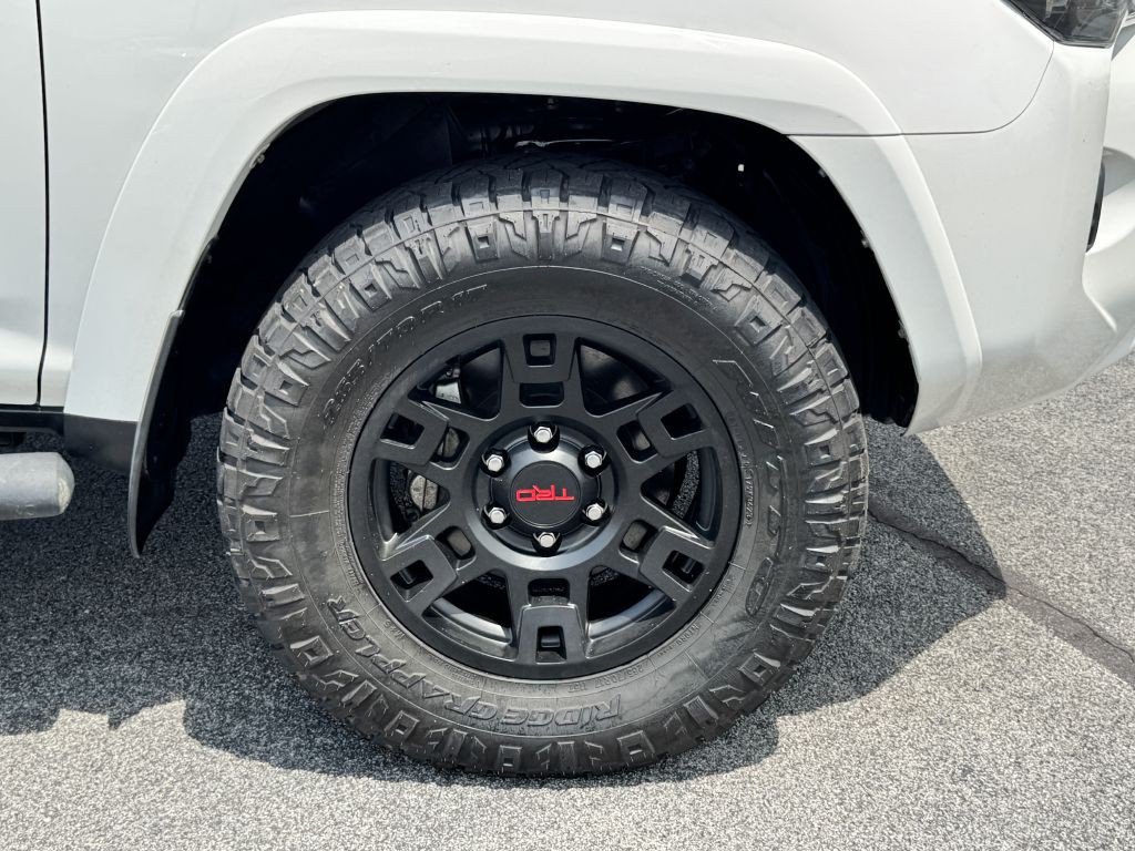 2018 Toyota 4Runner Image 11