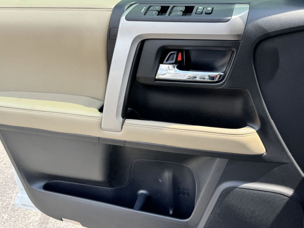 2018 Toyota 4Runner Image 20