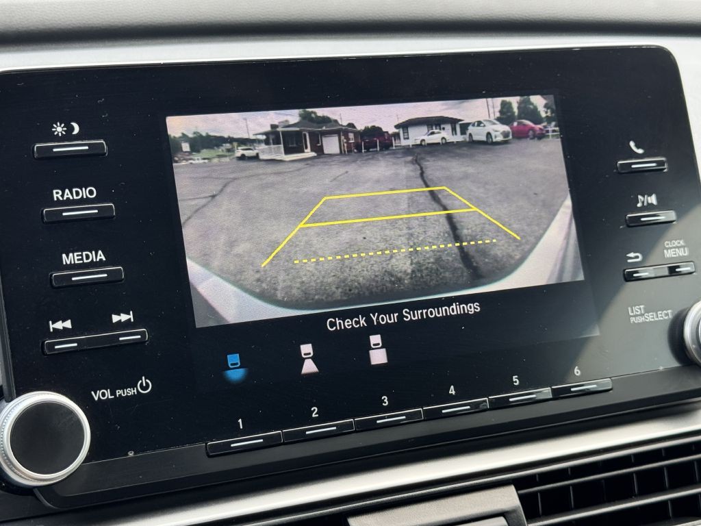 2019 Honda Accord Image 16