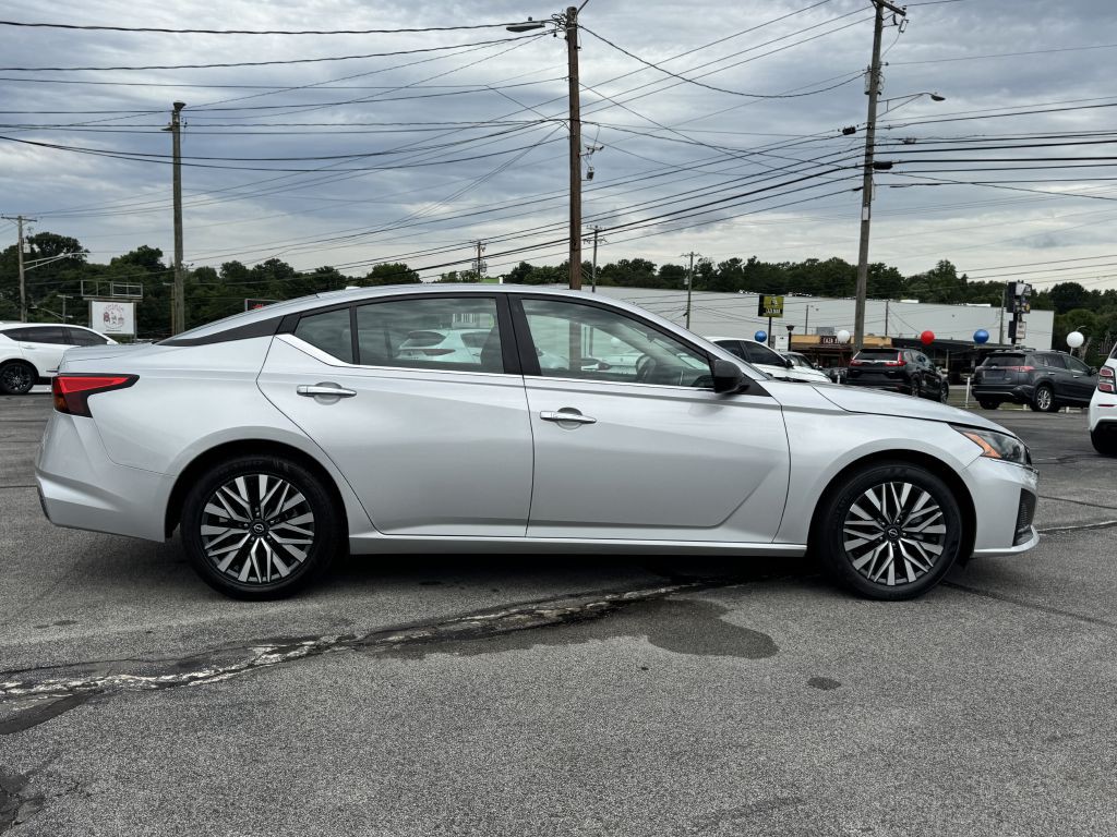 2024 Nissan Altima Image 8