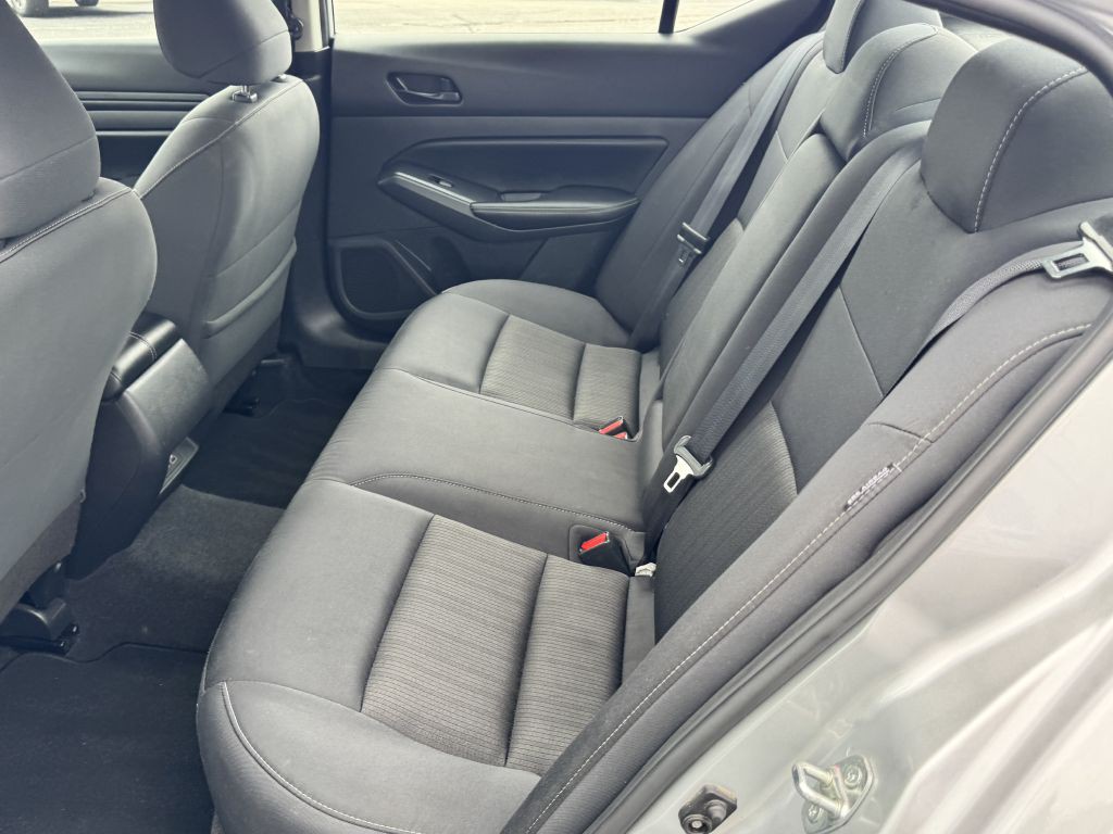 2024 Nissan Altima Image 10