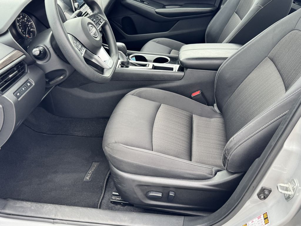2024 Nissan Altima Image 12