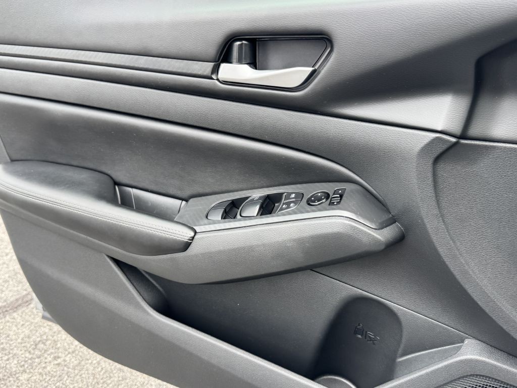 2024 Nissan Altima Image 13