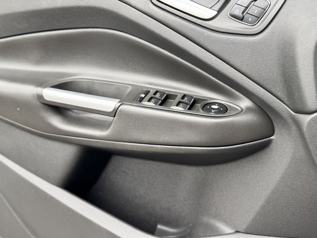 2013 Ford Escape Image 18