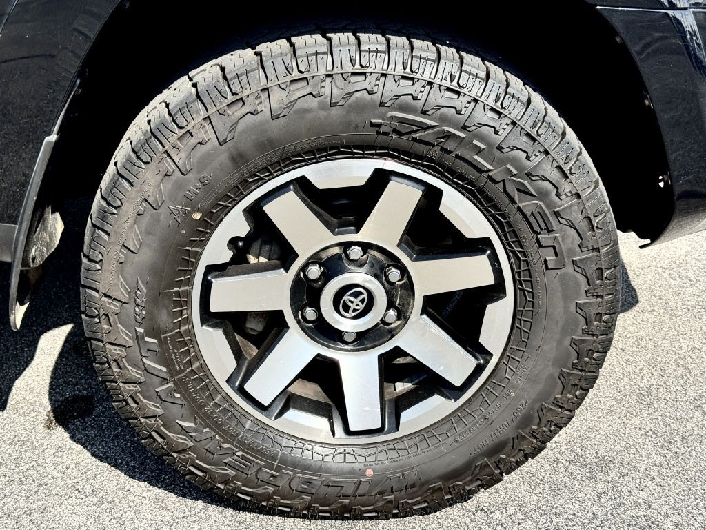 2020 Toyota 4Runner Image 11