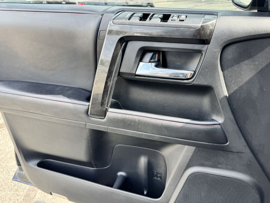 2020 Toyota 4Runner Image 20