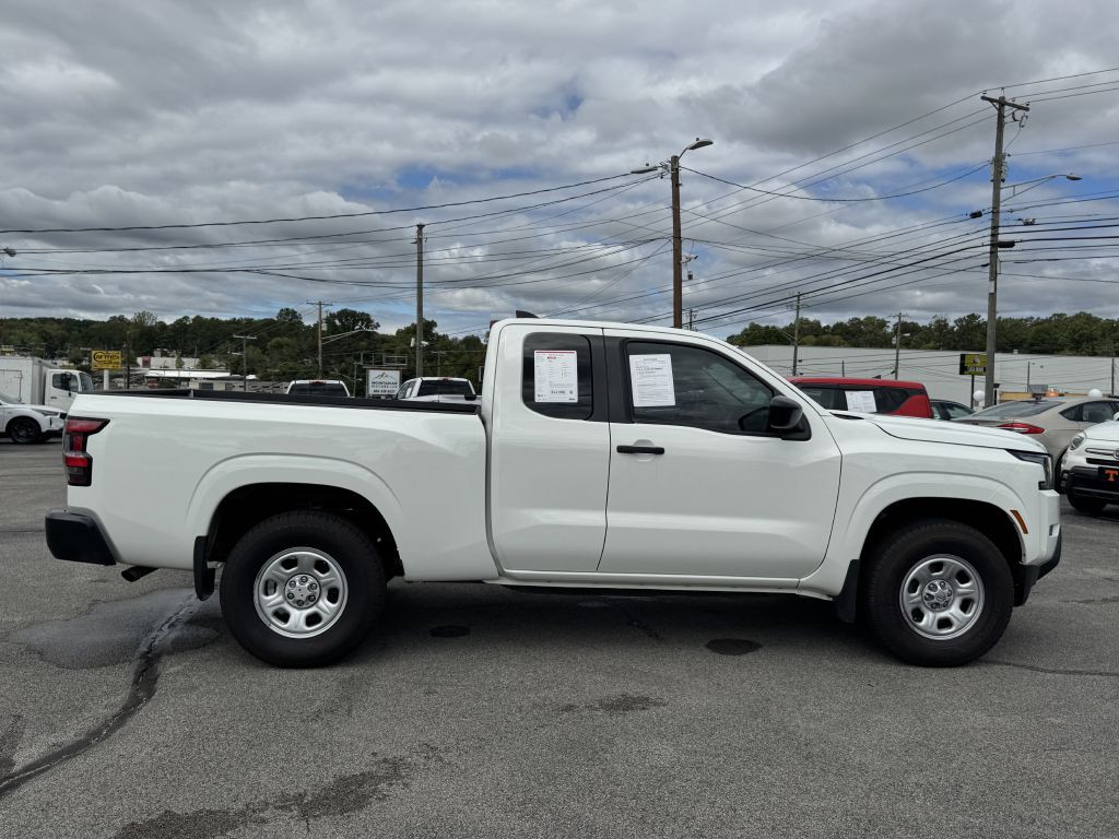 2024 Nissan Frontier Image 8