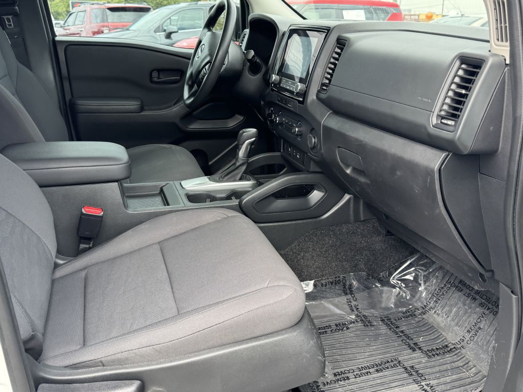 2024 Nissan Frontier Image 9