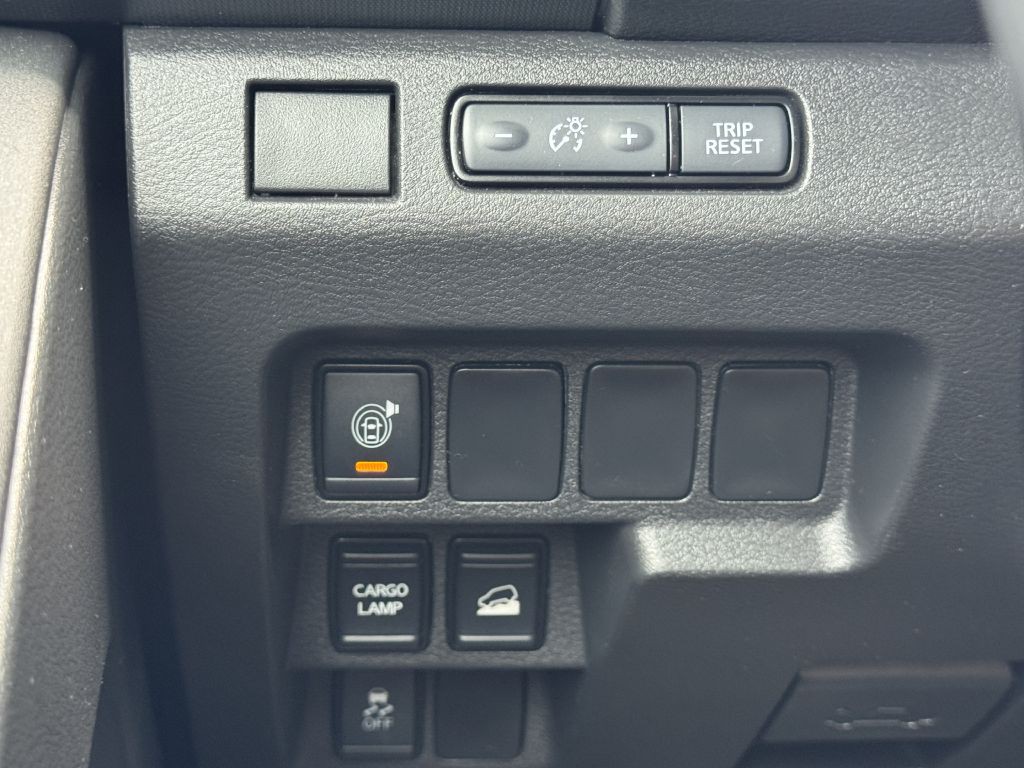 2024 Nissan Frontier Image 16