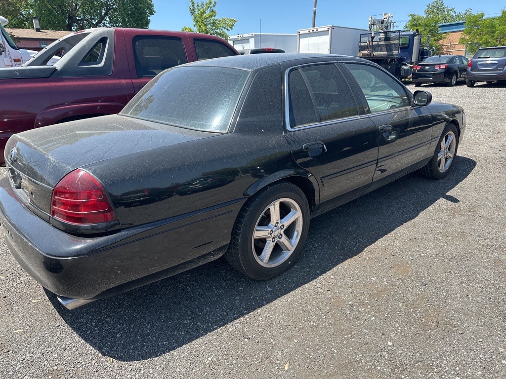 2003 Mercury Marauder Image 2