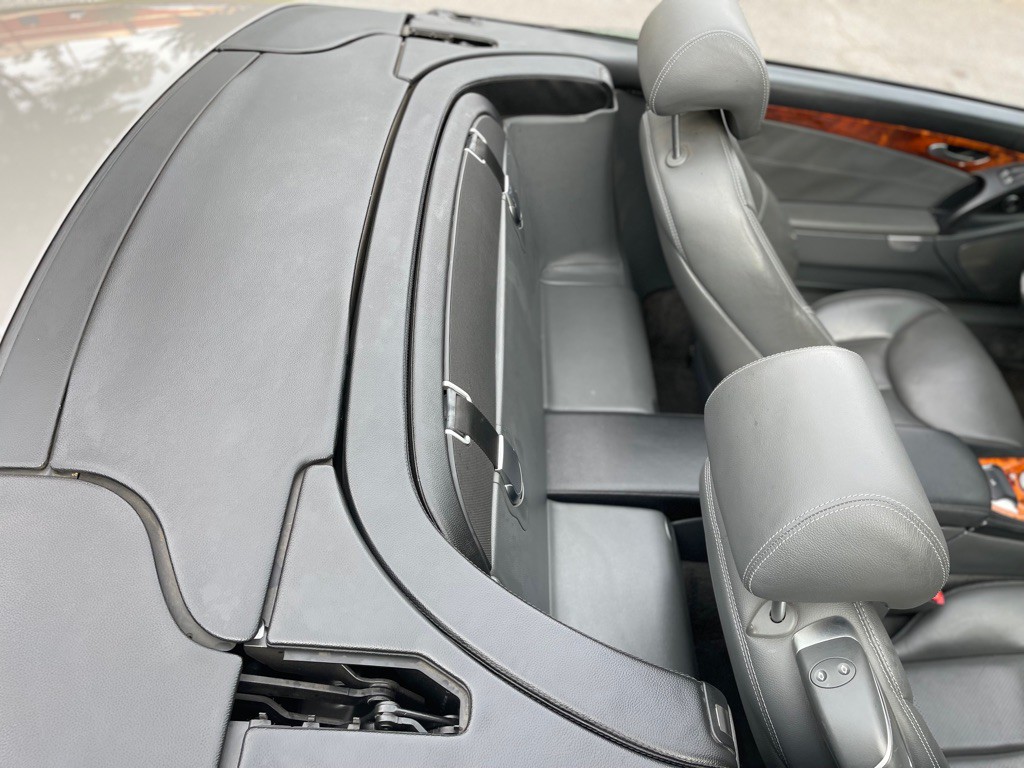 2003 Mercedes-Benz SL-Class Image 22