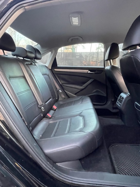 2014 Volkswagen Passat Image 13