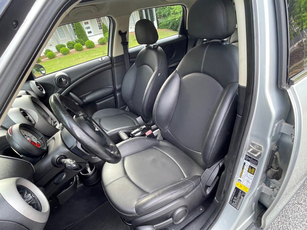 2012 MINI Countryman Image 13