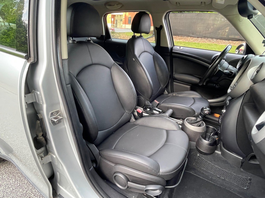2012 MINI Countryman Image 16