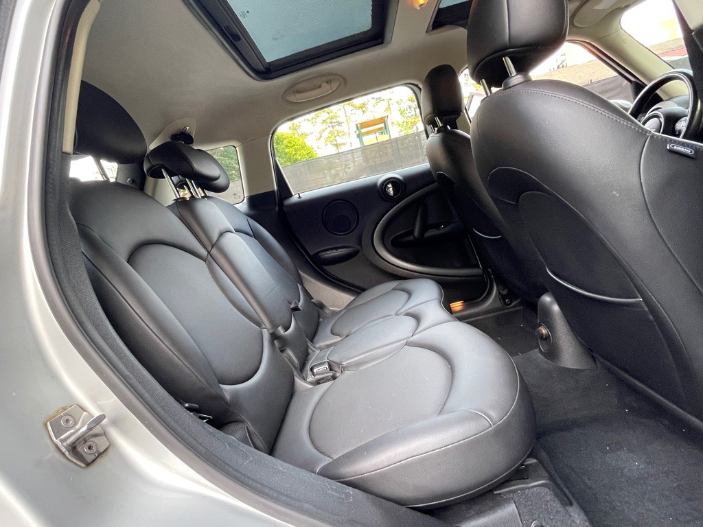 2012 MINI Countryman Image 17