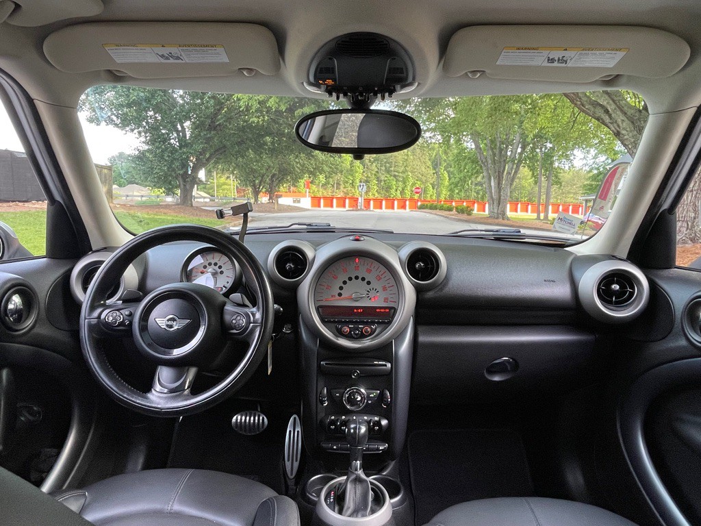 2012 MINI Countryman Image 18