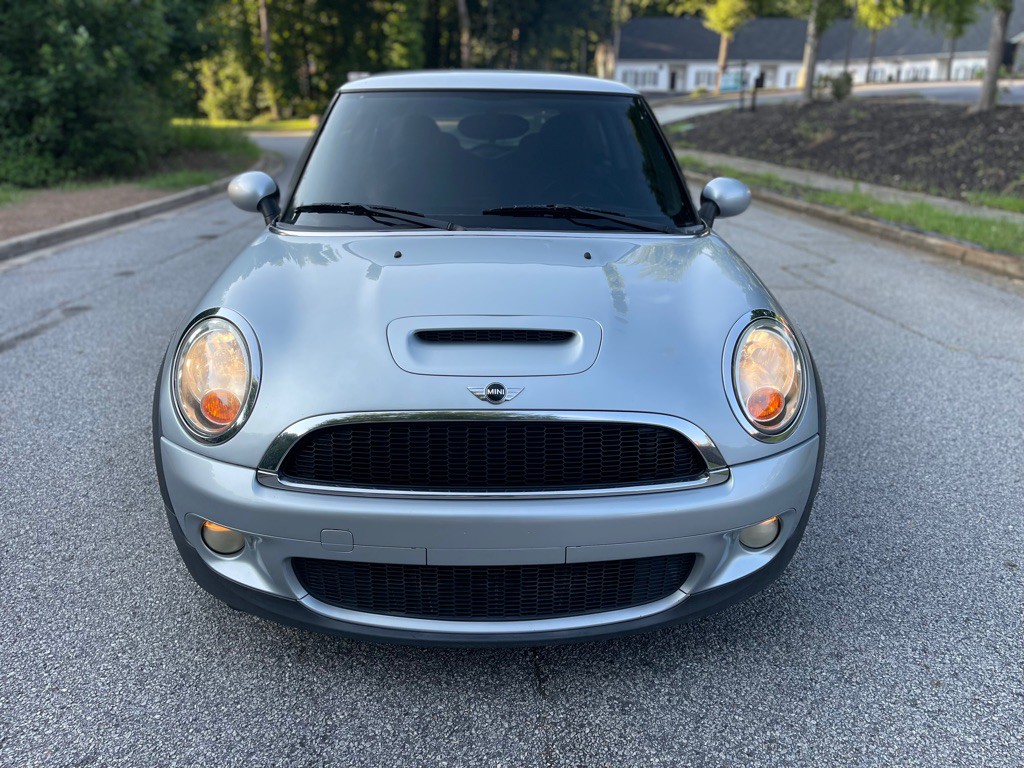 2009 MINI Cooper Image 2