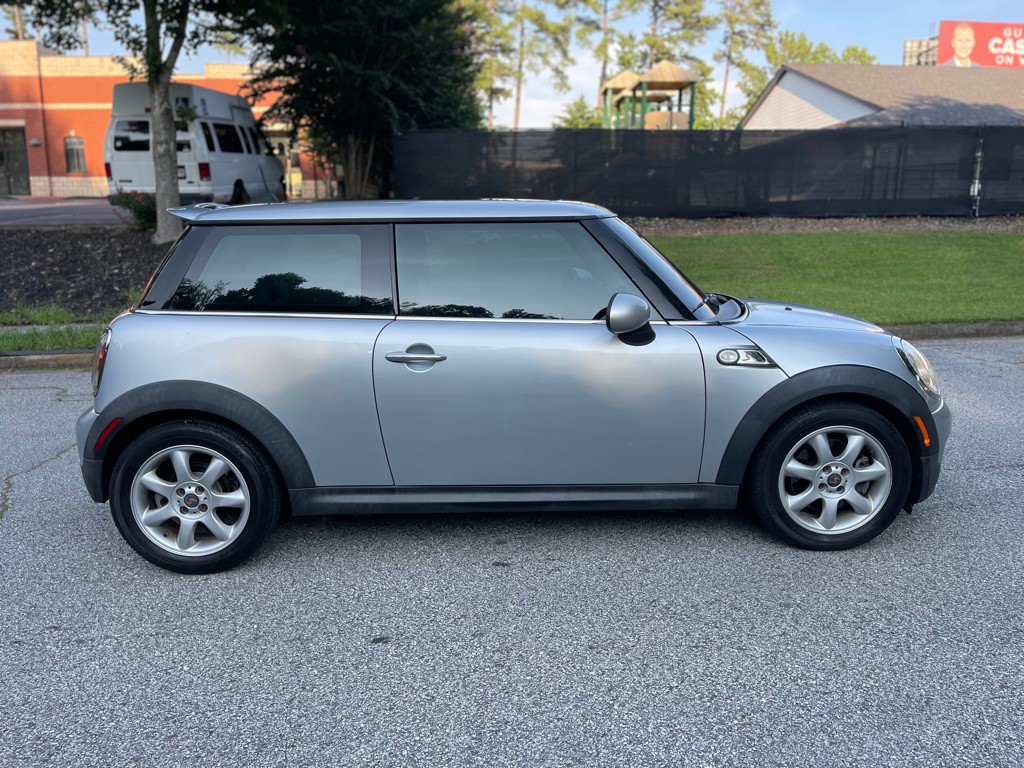 2009 MINI Cooper Image 3