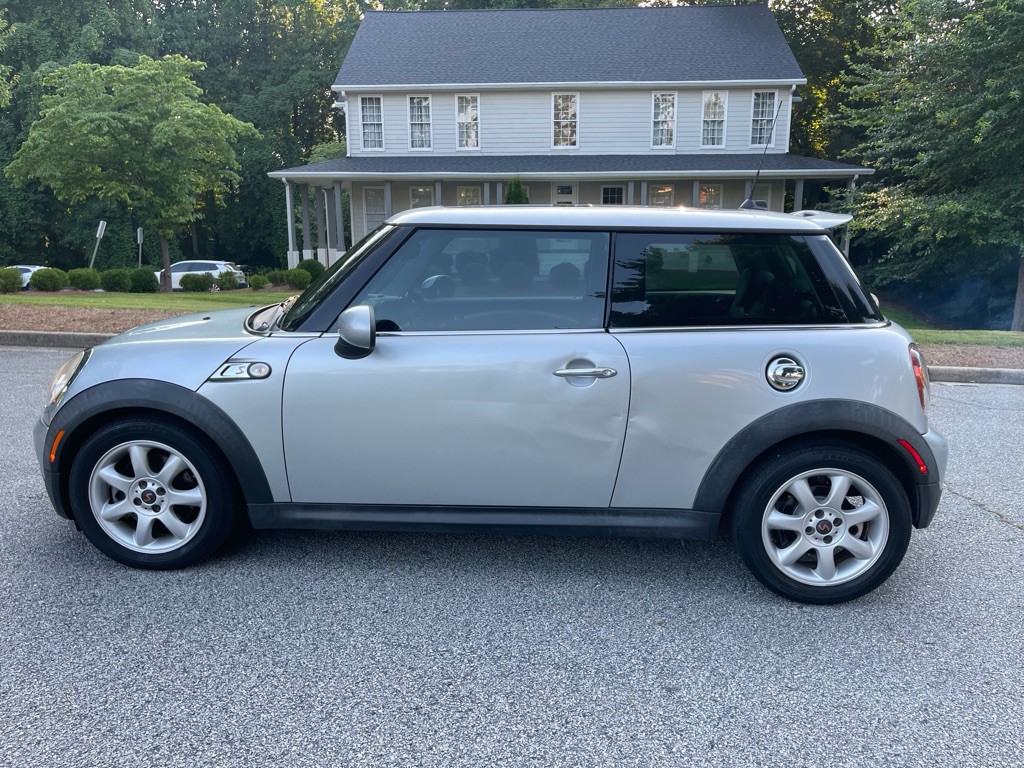 2009 MINI Cooper Image 8