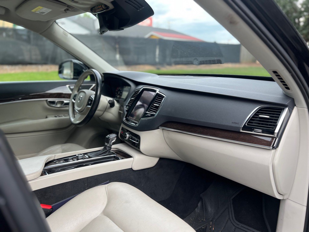 2016 Volvo XC90 Image 11