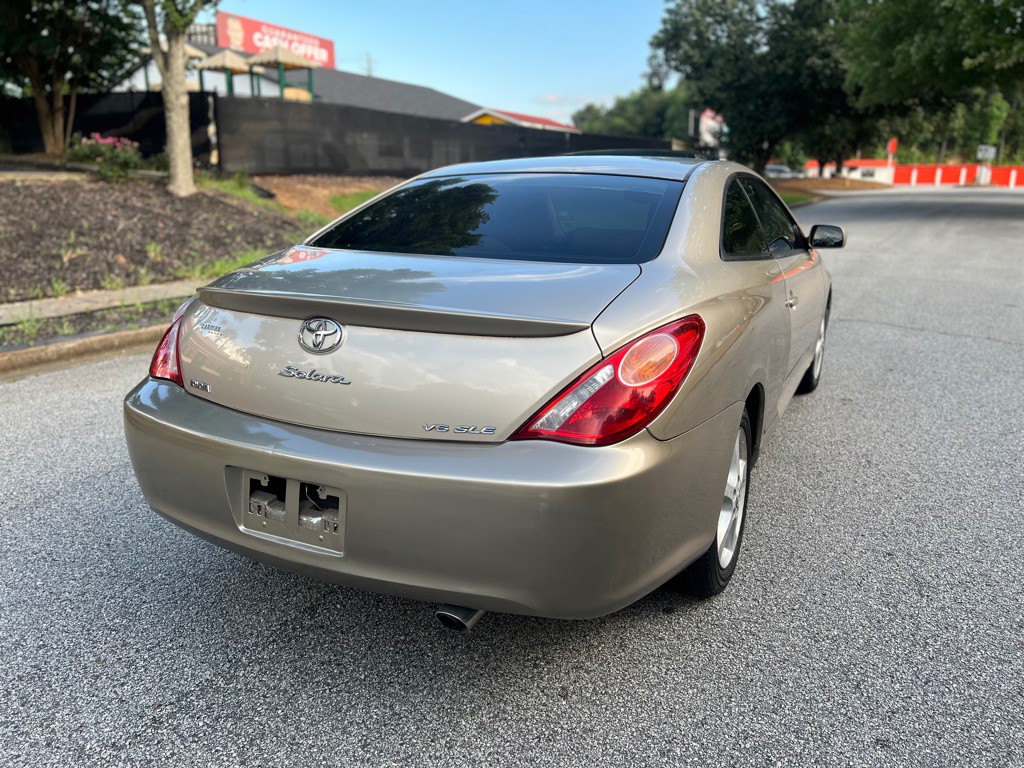 2005 Toyota Camry Image 2