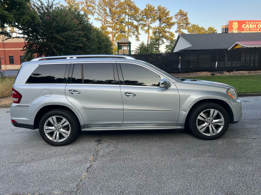 2012 Mercedes-Benz GL-Class Image 2
