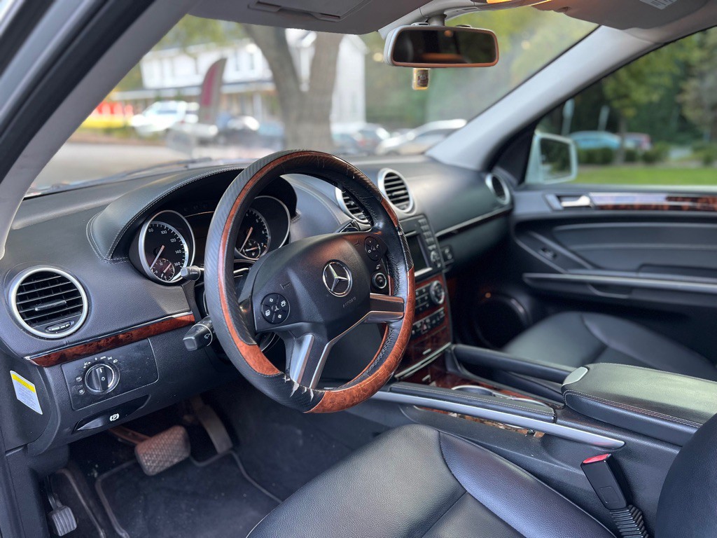 2012 Mercedes-Benz GL-Class Image 10