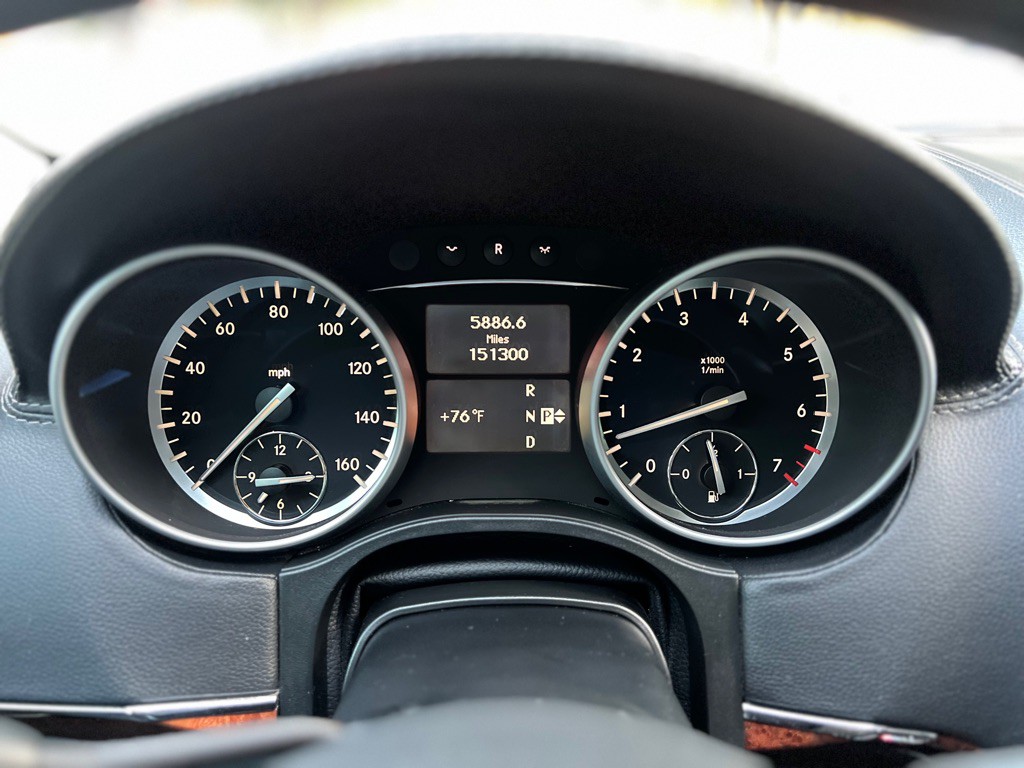 2012 Mercedes-Benz GL-Class Image 24