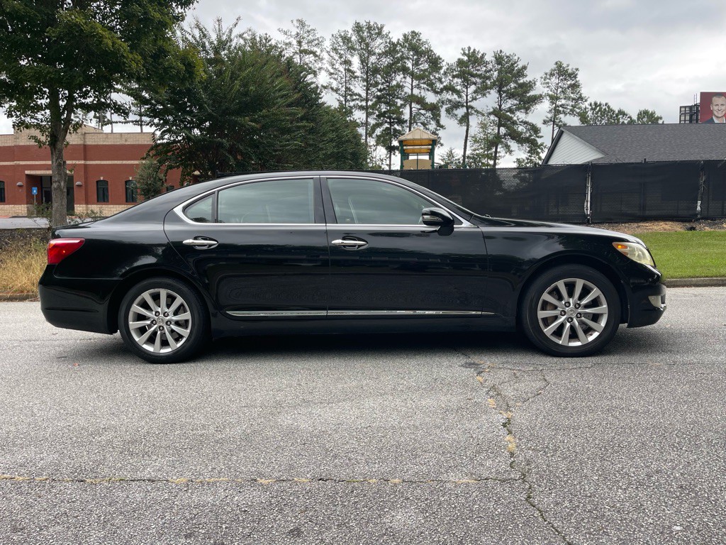 2010 Lexus LS 460 Image 2