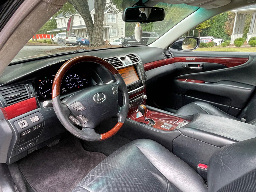 2010 Lexus LS 460 Image 15