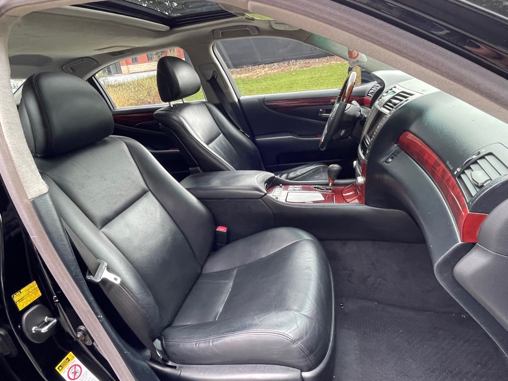 2010 Lexus LS 460 Image 18