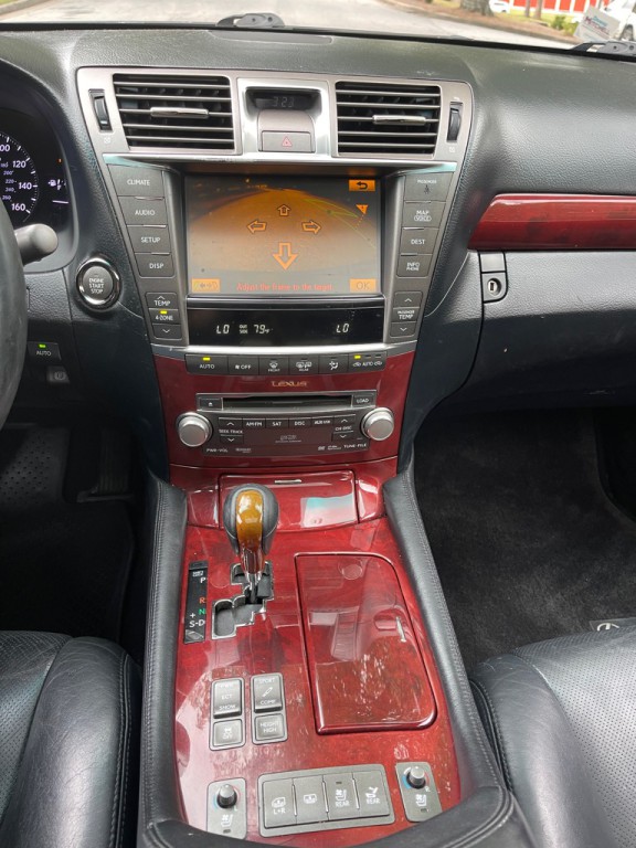 2010 Lexus LS 460 Image 23