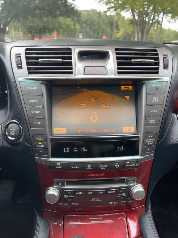 2010 Lexus LS 460 Image 25