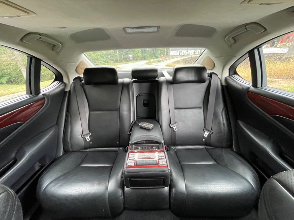 2010 Lexus LS 460 Image 27
