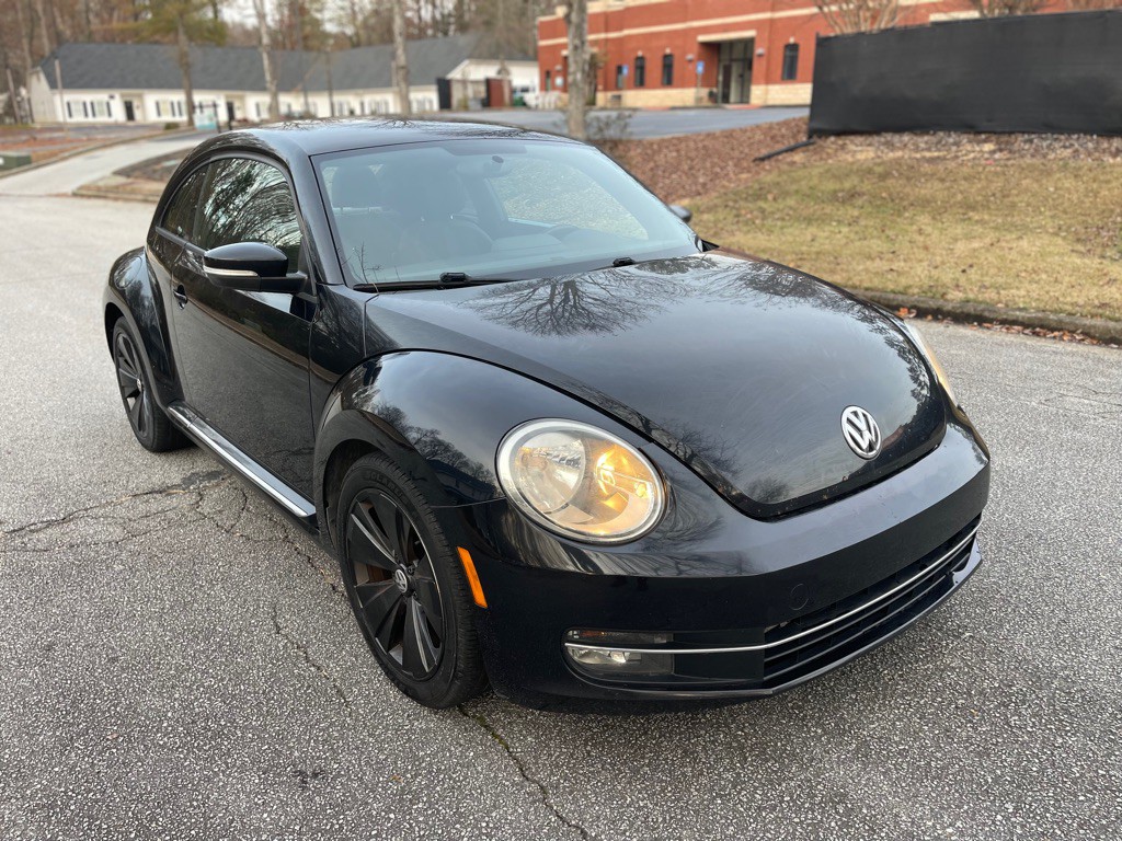 2013 Volkswagen Beetle Image 1