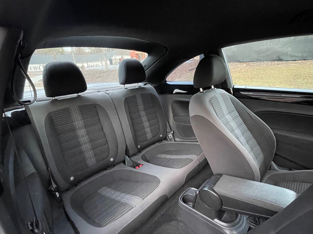 2013 Volkswagen Beetle Image 15